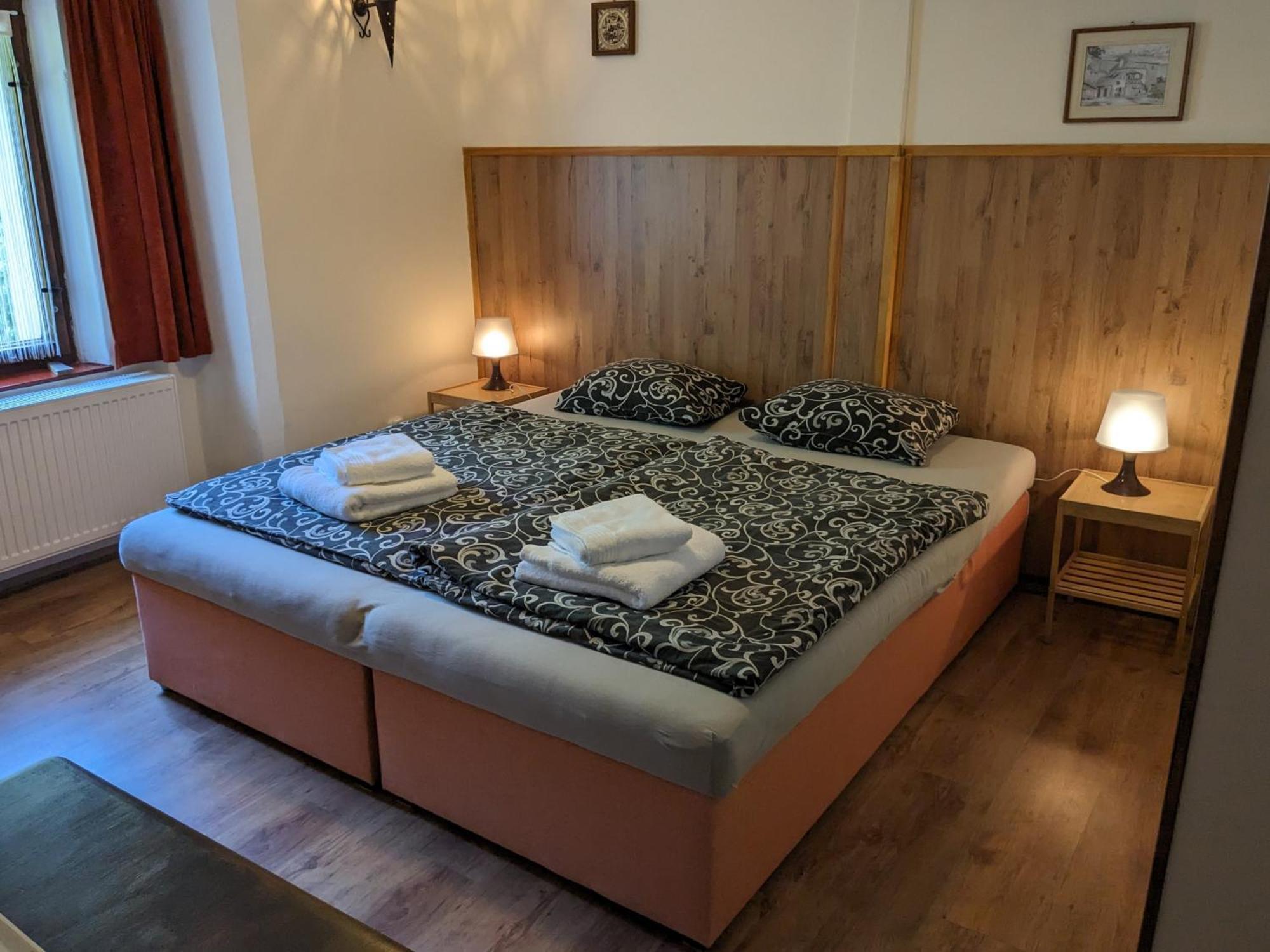 Bed And Breakfast Tvrz Velka Bukovina Exterior photo